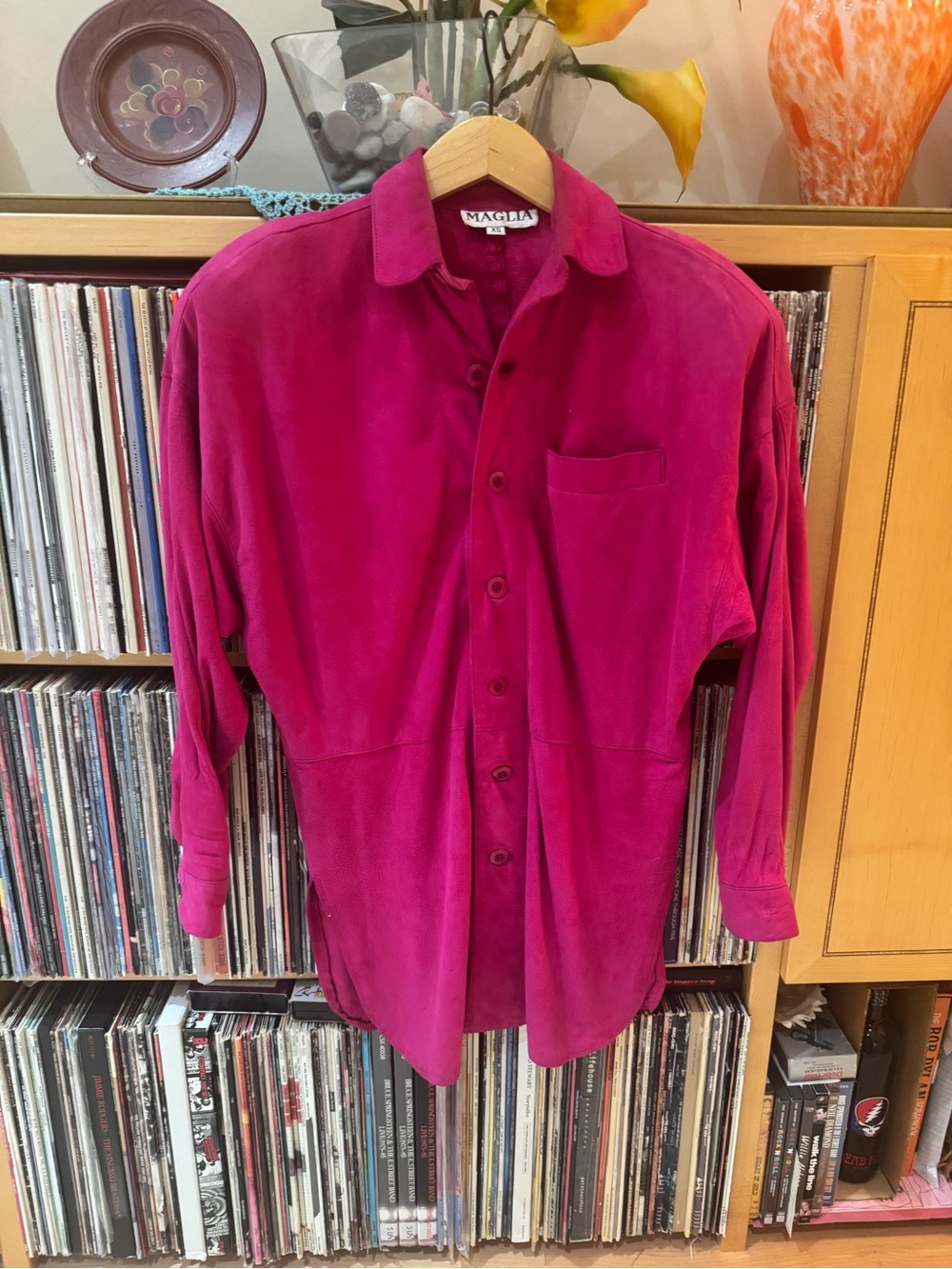 PRICE DROP: VTG 80s/90s, MAGLIA (a GENEROUS XS) “BARBIE HOT PINK” LAMBSKIN SUEDE